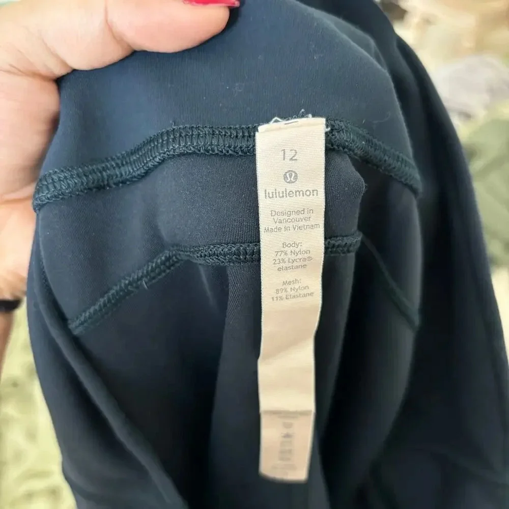 Lululemon In Movement Crop Everlux True Navy Size 12